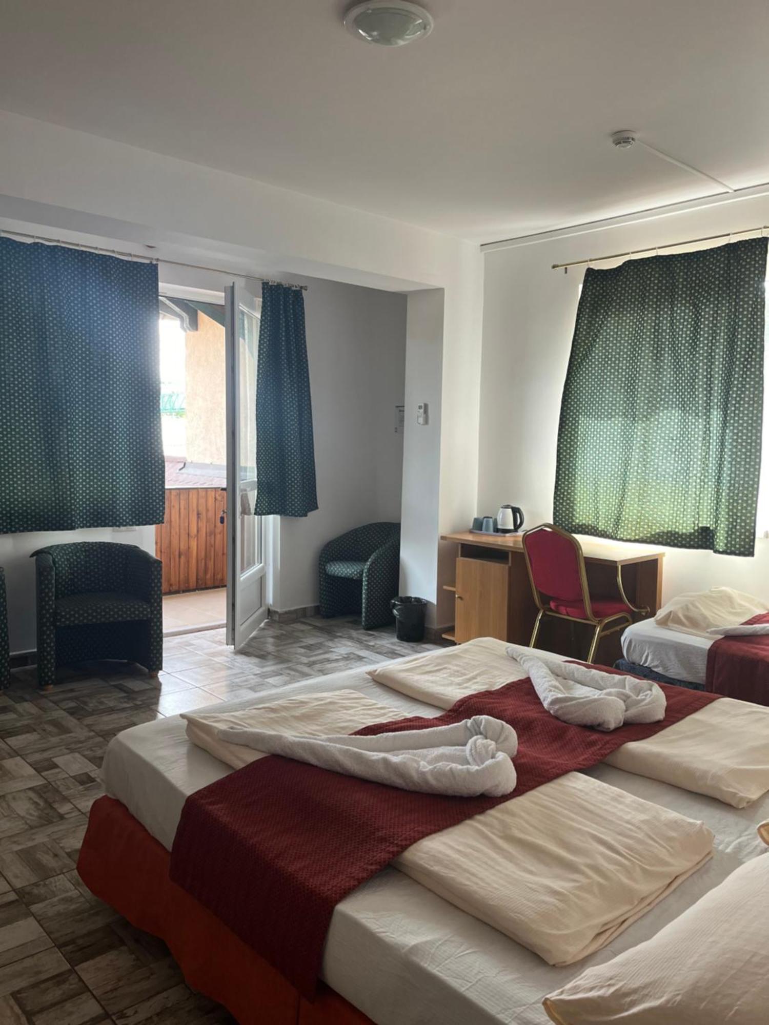 Fenyves Hotel Балатонфеньвеш Екстер'єр фото
