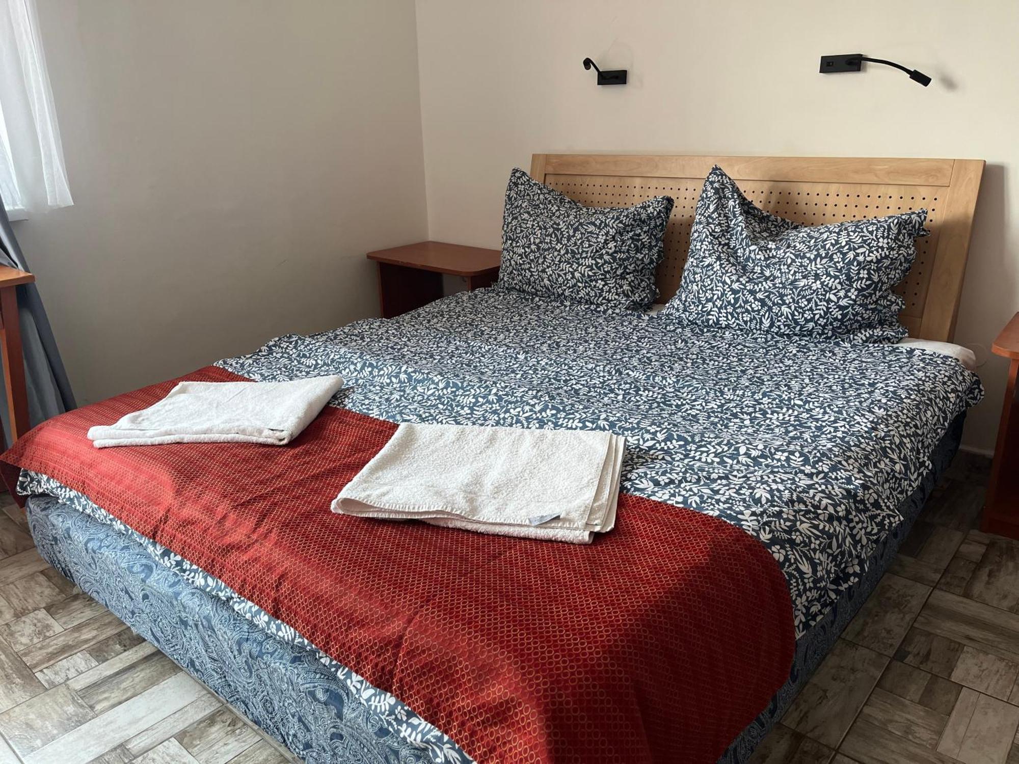 Fenyves Hotel Балатонфеньвеш Екстер'єр фото